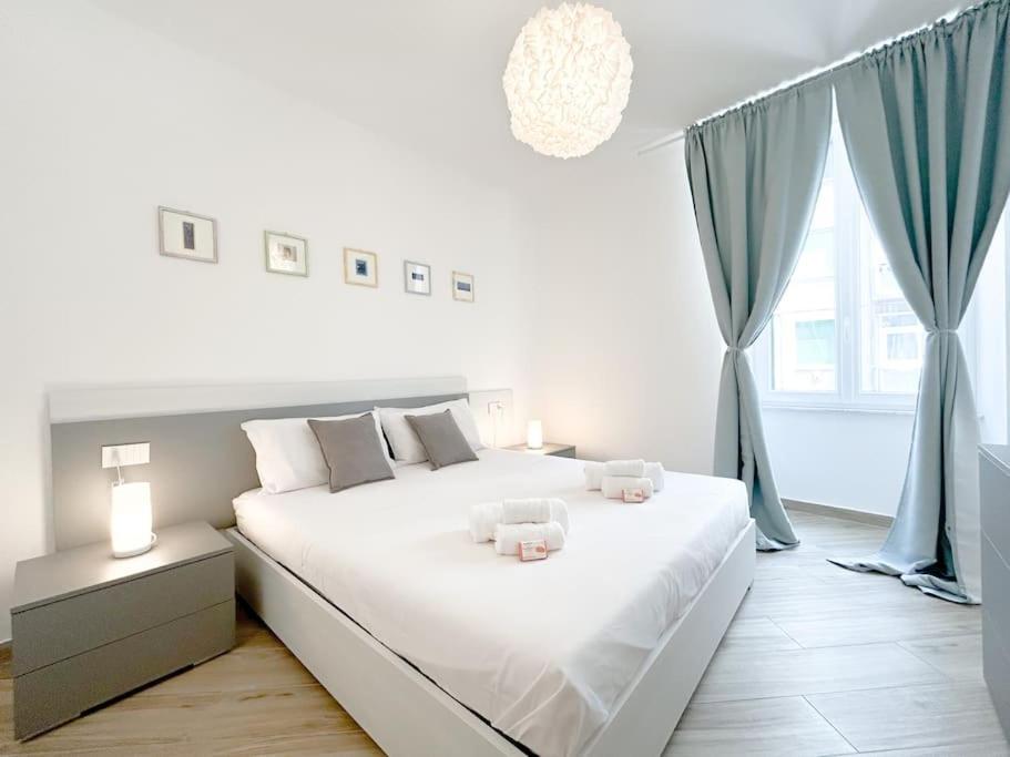 Lusso In Centro Storico - Wifi - Ac Apartment ซาโวนา ภายนอก รูปภาพ