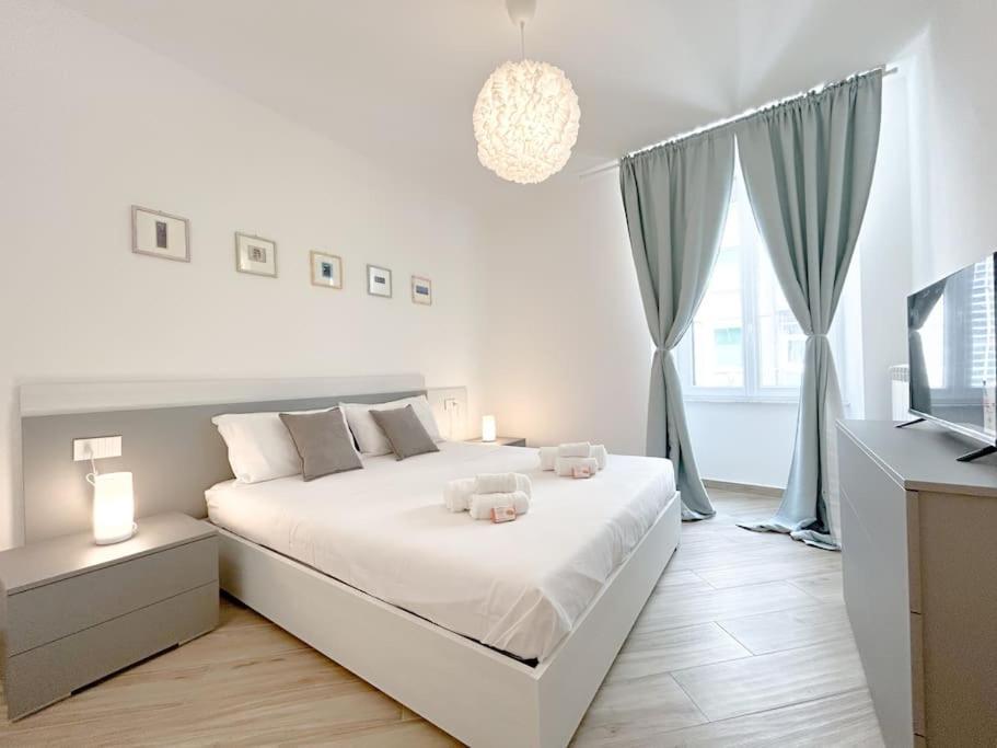 Lusso In Centro Storico - Wifi - Ac Apartment ซาโวนา ภายนอก รูปภาพ