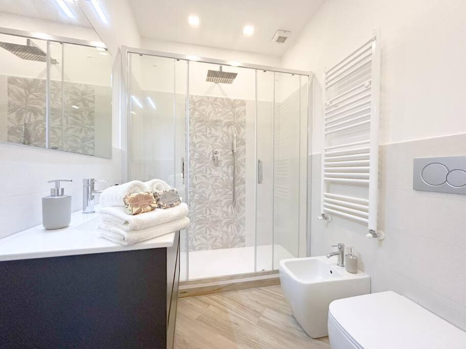 Lusso In Centro Storico - Wifi - Ac Apartment ซาโวนา ภายนอก รูปภาพ