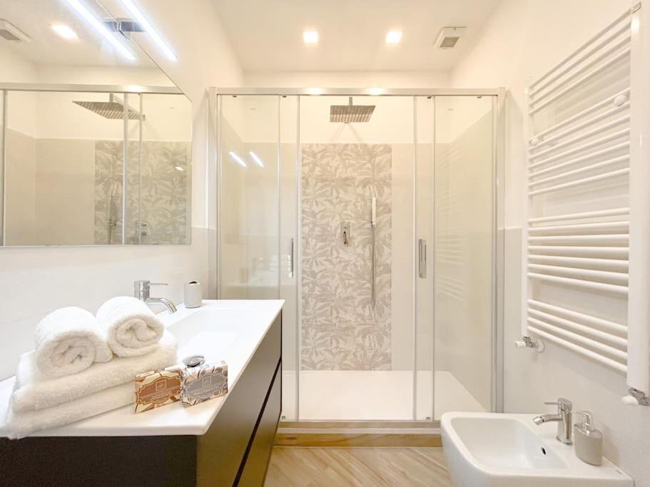 Lusso In Centro Storico - Wifi - Ac Apartment ซาโวนา ภายนอก รูปภาพ
