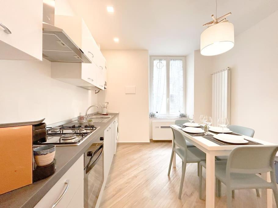 Lusso In Centro Storico - Wifi - Ac Apartment ซาโวนา ภายนอก รูปภาพ